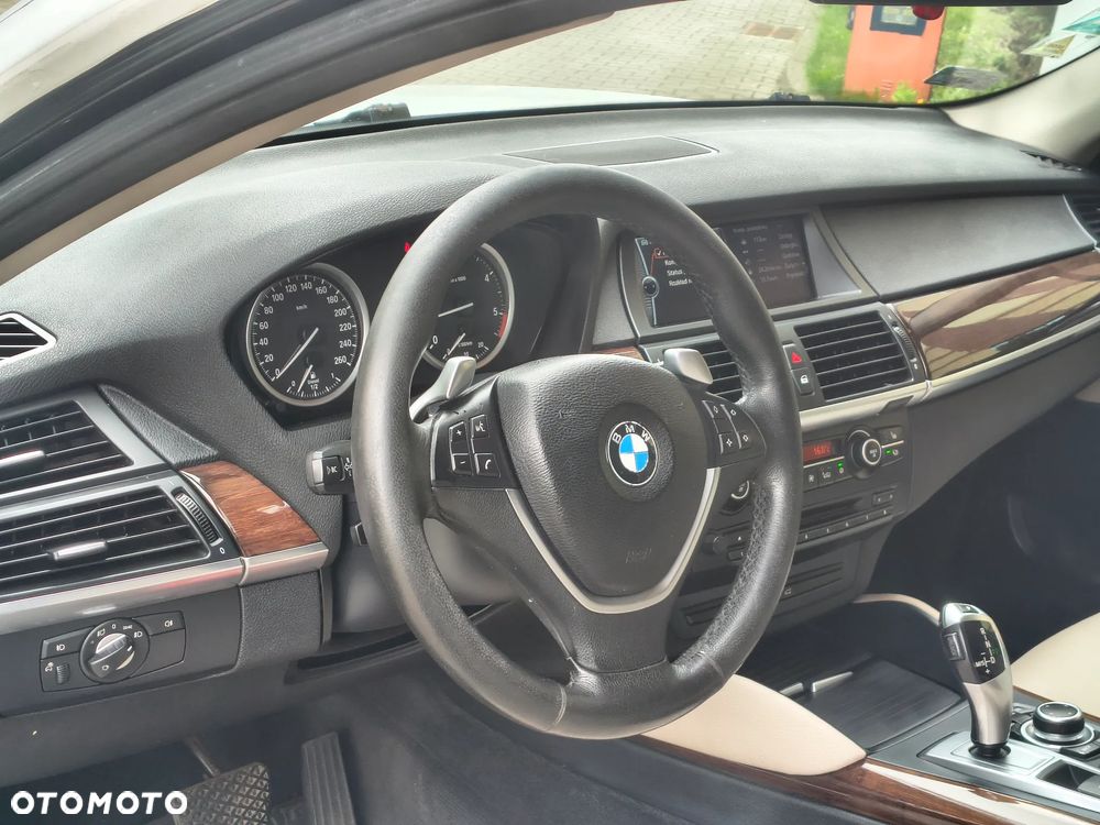BMW X6 - 22
