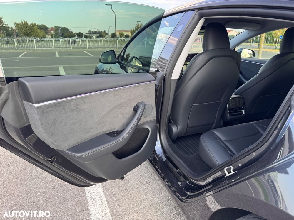 Tesla Model 3 Long Range - 18