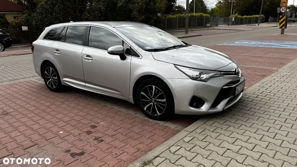 Toyota Avensis 2.0 D-4D Premium - 5