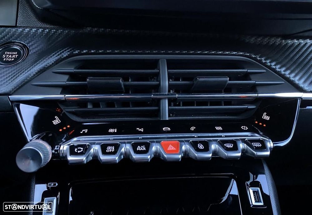 Peugeot 2008 1.2 PureTech GT EAT8 - 26