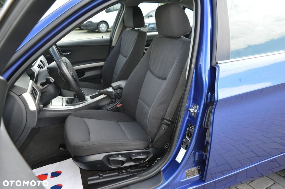 BMW Seria 3 318i - 16
