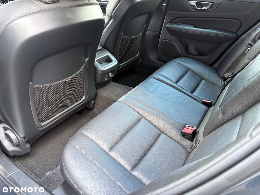 Volvo V60 D3 Momentum Pro - 12