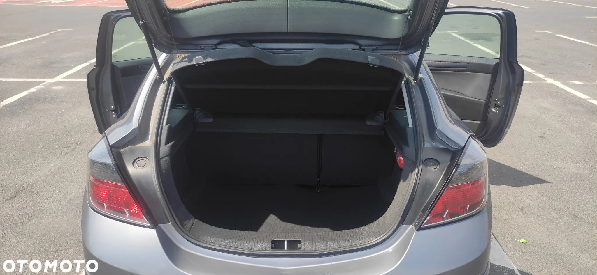 Opel Astra III GTC 1.6 Essentia - 5