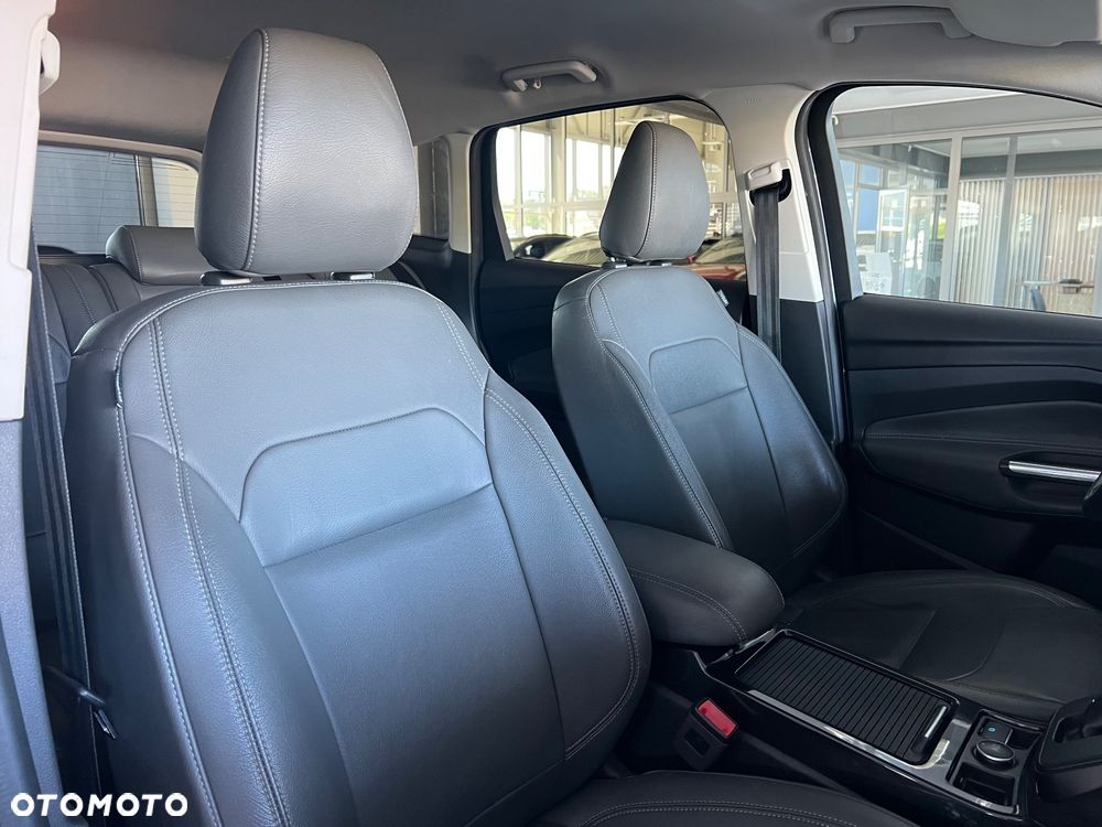 Ford Kuga 2.0 TDCi FWD Titanium - 39