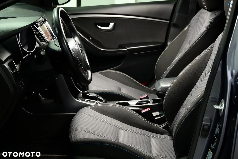 Hyundai i30 blue Kombi 1.6 CRDi DCT Passion - 19