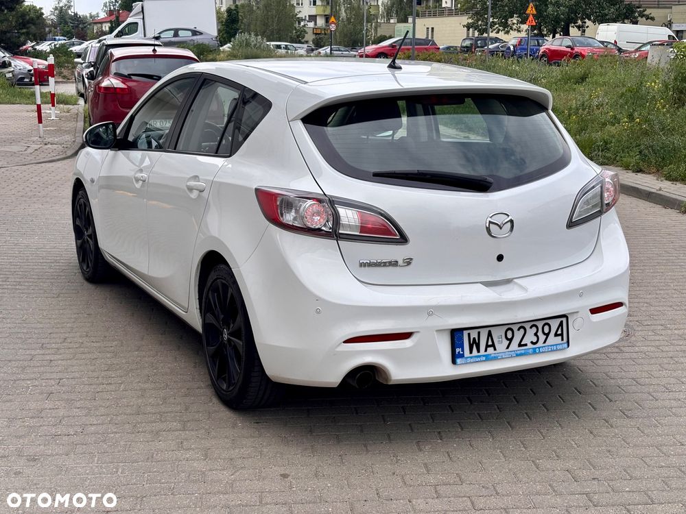 Mazda 3 1.6 Exclusive + - 4