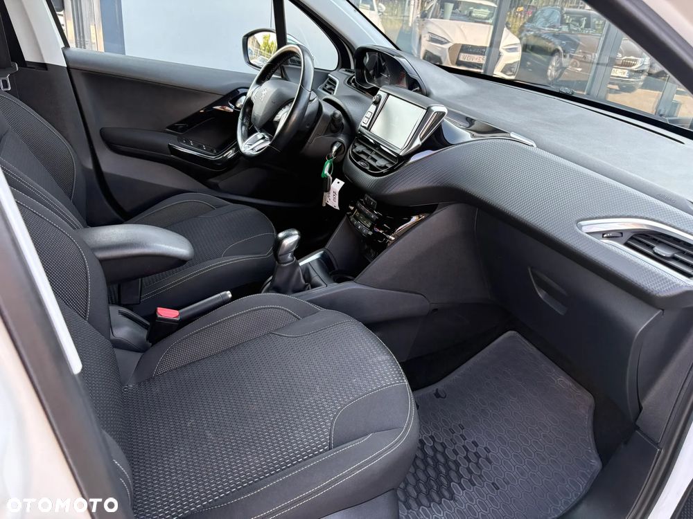 Peugeot 208 1.2 PureTech Style - 26