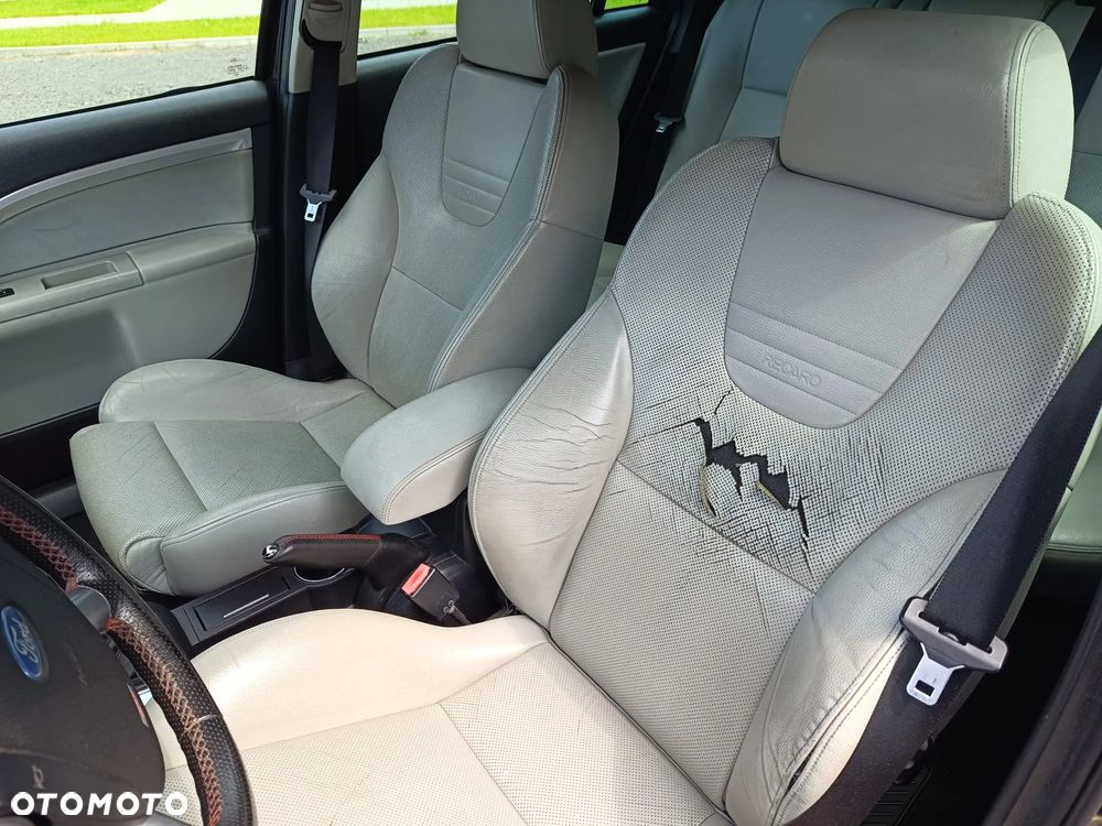 Ford Mondeo V6 ST 220 - 12