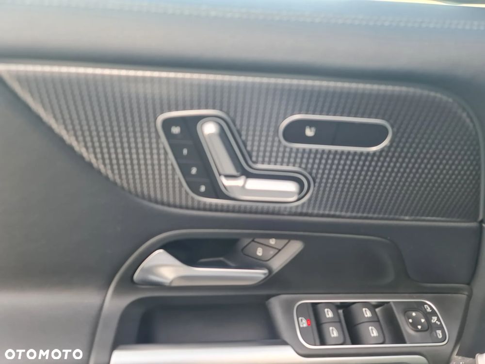 Mercedes-Benz GLB 250 4Matic 8G-DCT Special Edition - 10