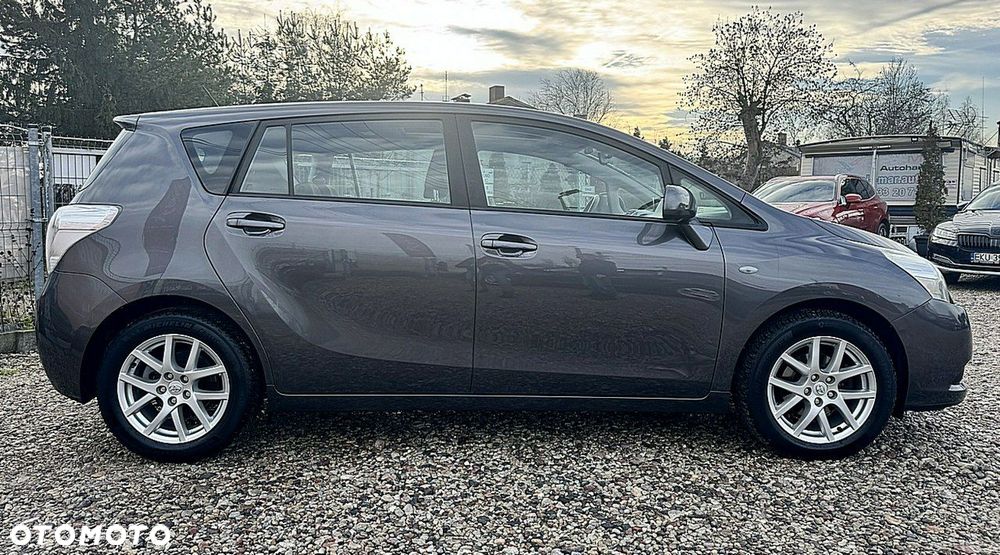 Toyota Verso - 5