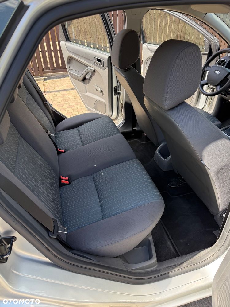 Ford Focus - 16