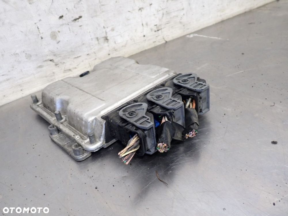 KOMPUTER SILNIKA RENAULT TRAFIC II 1.9 8200204836  0281010632 - 4