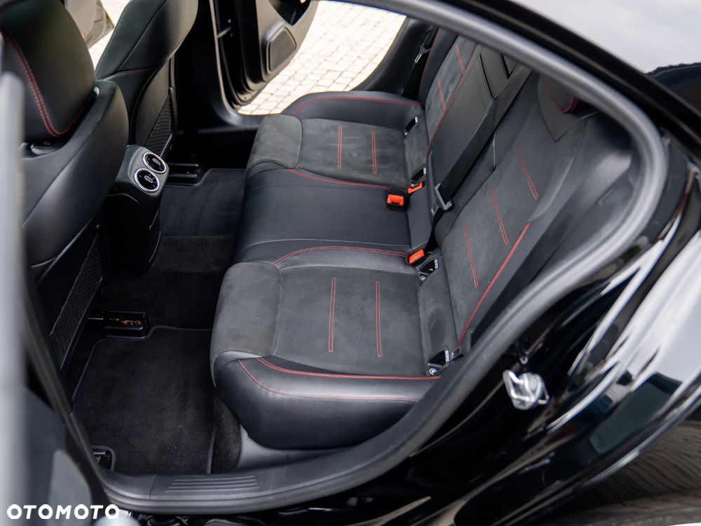 Mercedes-Benz Klasa A 220 4-Matic AMG Line 7G-DCT - 25