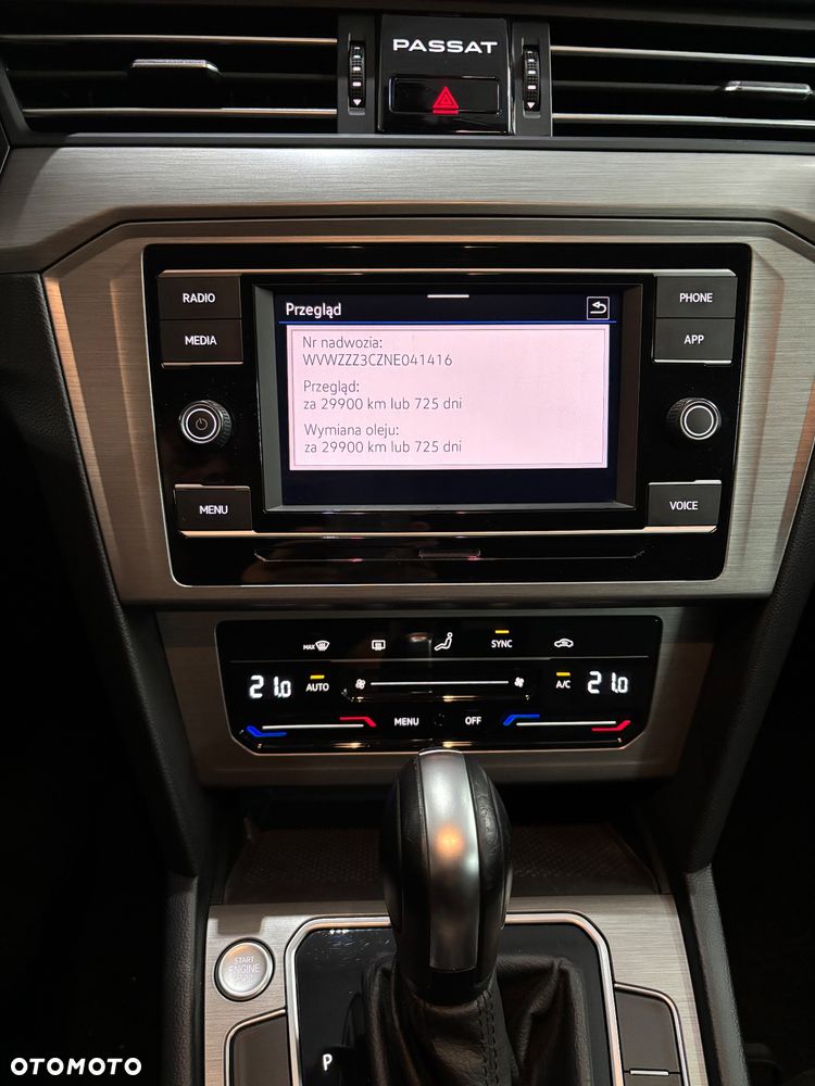 Volkswagen Passat - 26