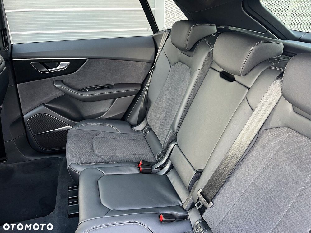 Audi Q8 - 21