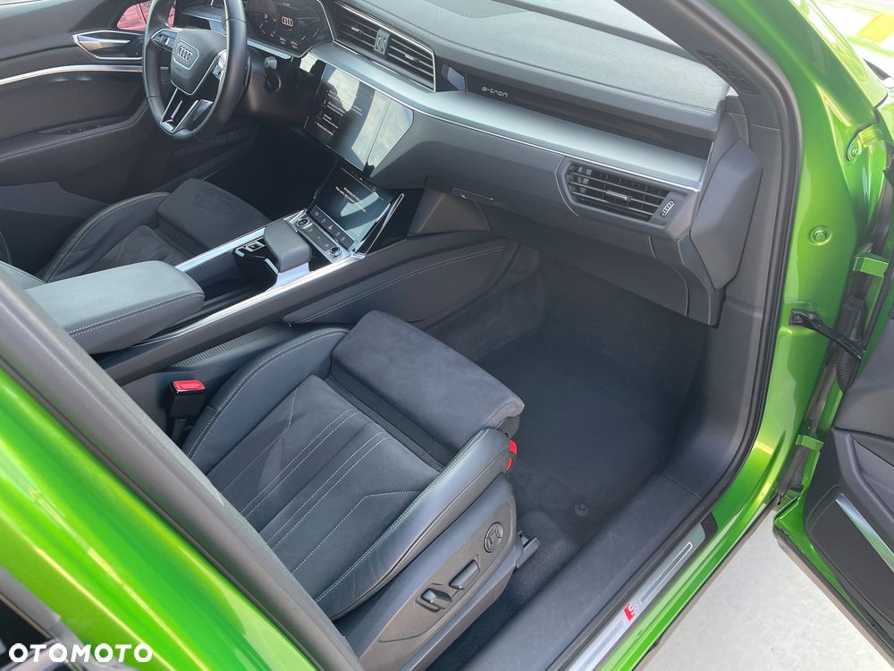 Audi Q8 Sportback e-tron - 24