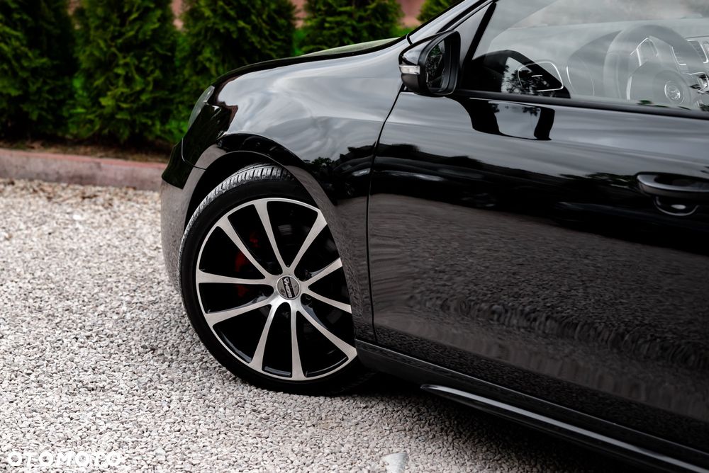 Volkswagen Golf 2.0 GTI adidas - 15