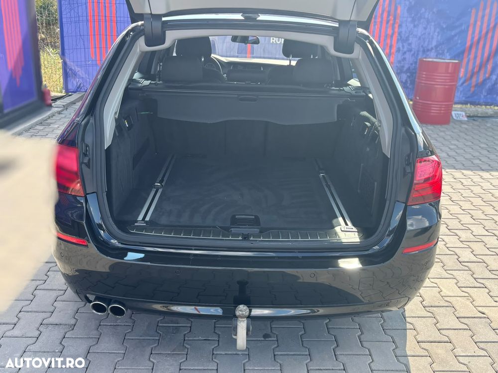 BMW Seria 5 525d xDrive - 13