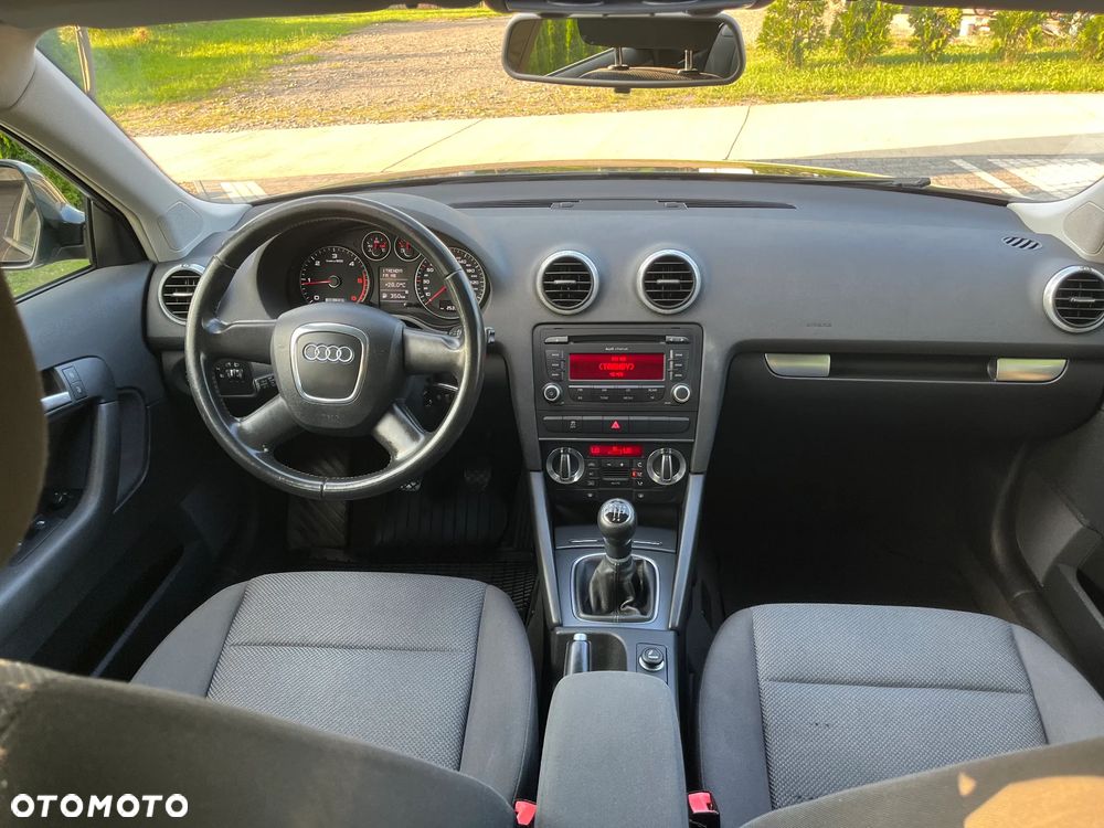 Audi A3 Sportback 1.6 TDI DPF Ambiente - 21