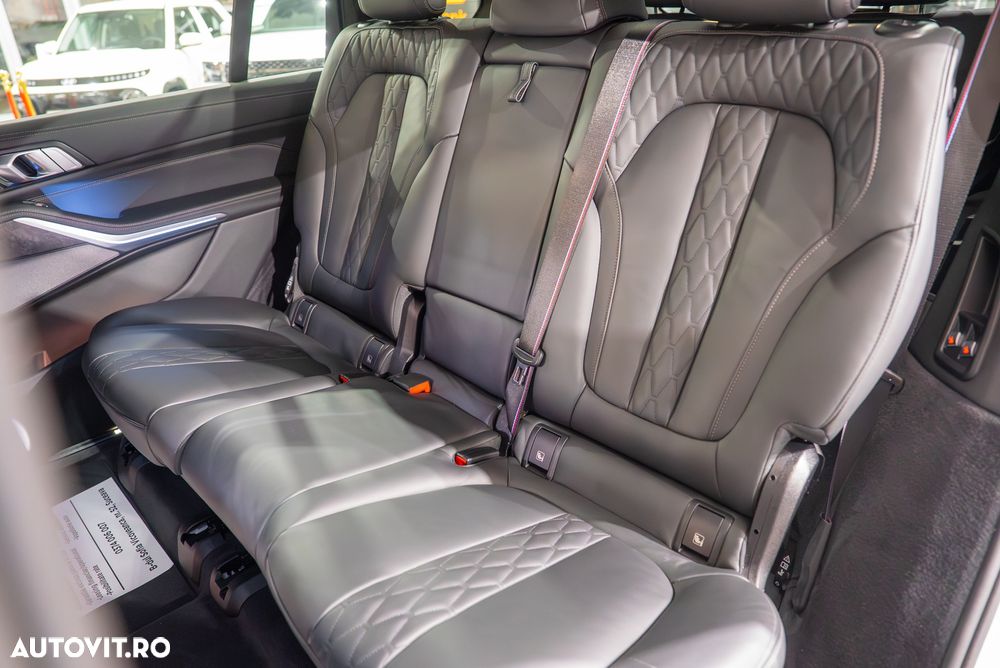 BMW X7 M60i xDrive - 25
