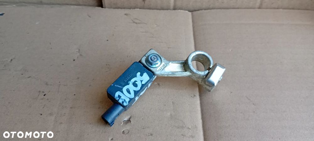 Klema minusowa bezpiecznik akumulatora Fiat 500E 52139571 - 5