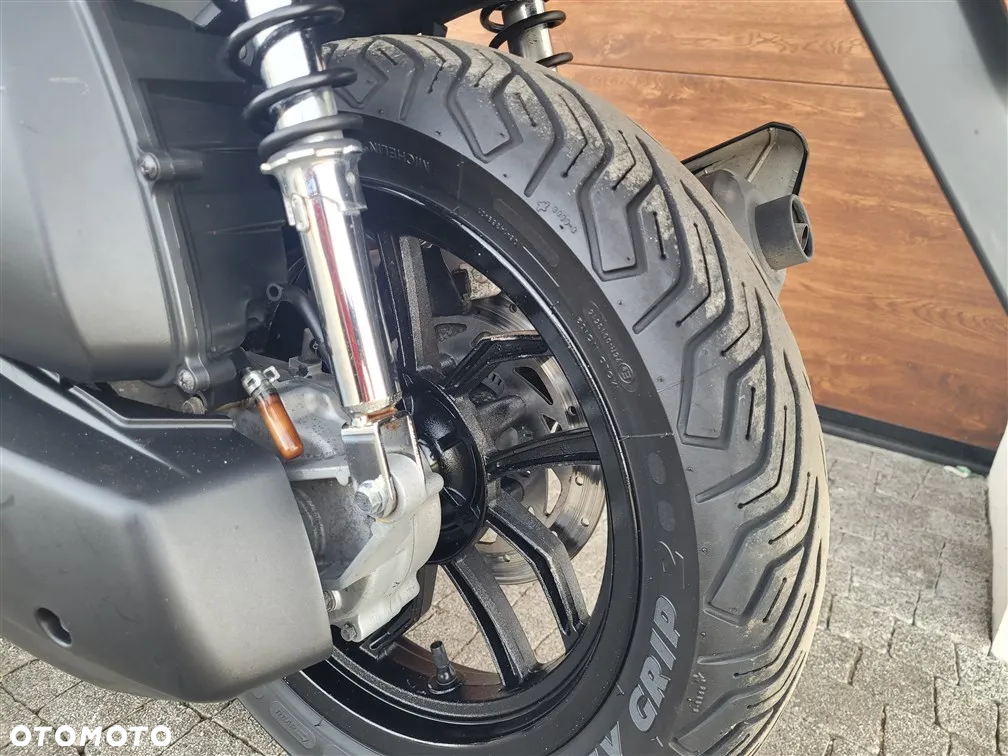 Kymco People - 18