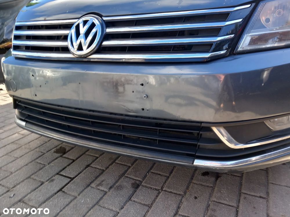 VW PASSAT B7 ZDERZAK PRZEDNI PRZÓD KOLOR: LK7X - 7
