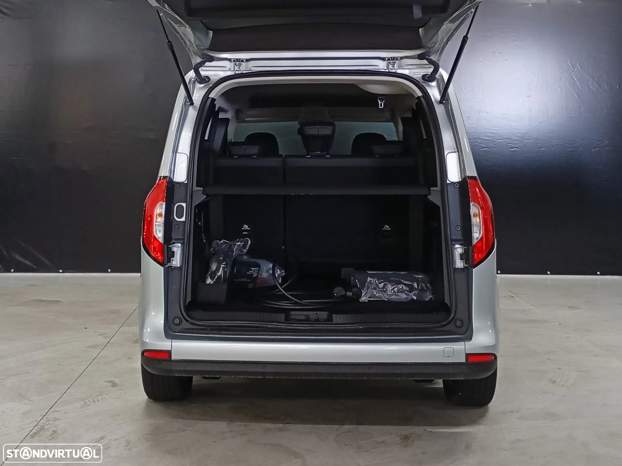 Mercedes-Benz EQT 200 - 32