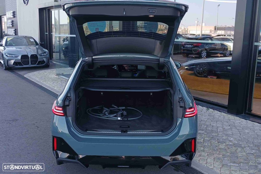 BMW i5 Touring eDrive40 - 17