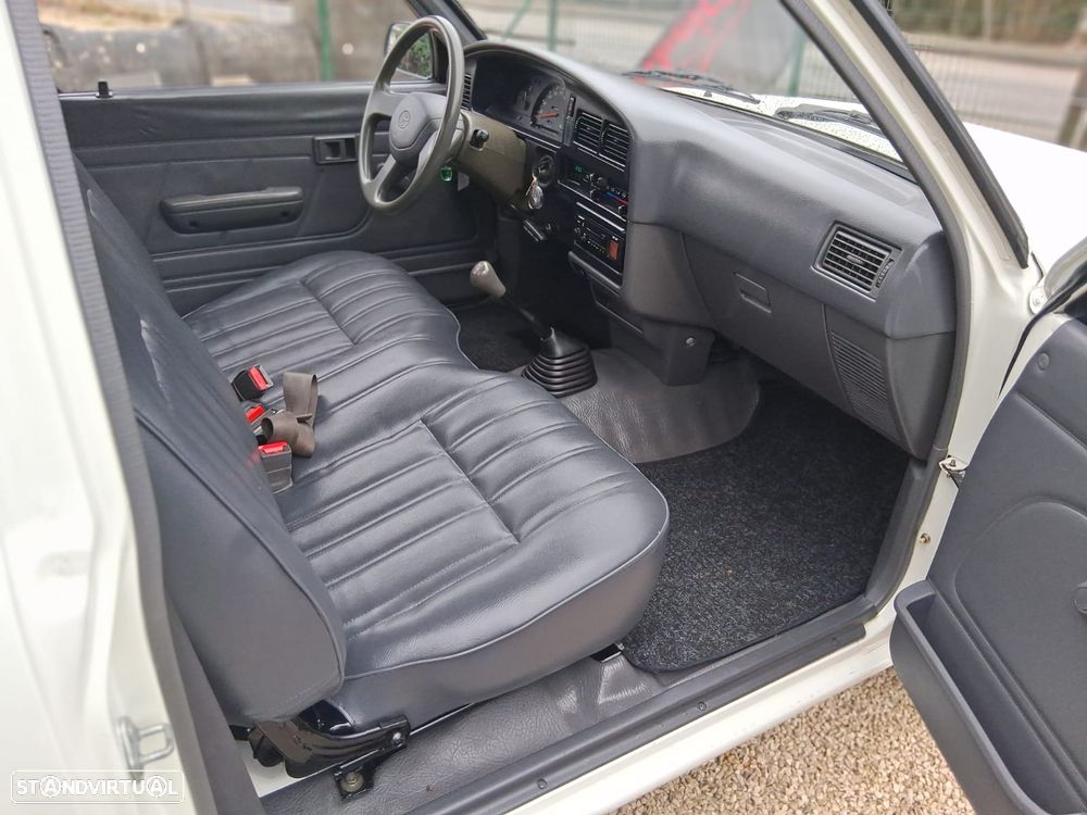Toyota Hilux - 13