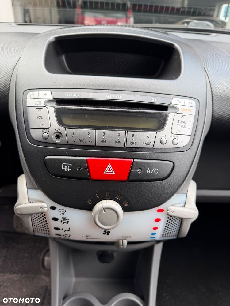 Peugeot 107 1.0 Urban Move - 12
