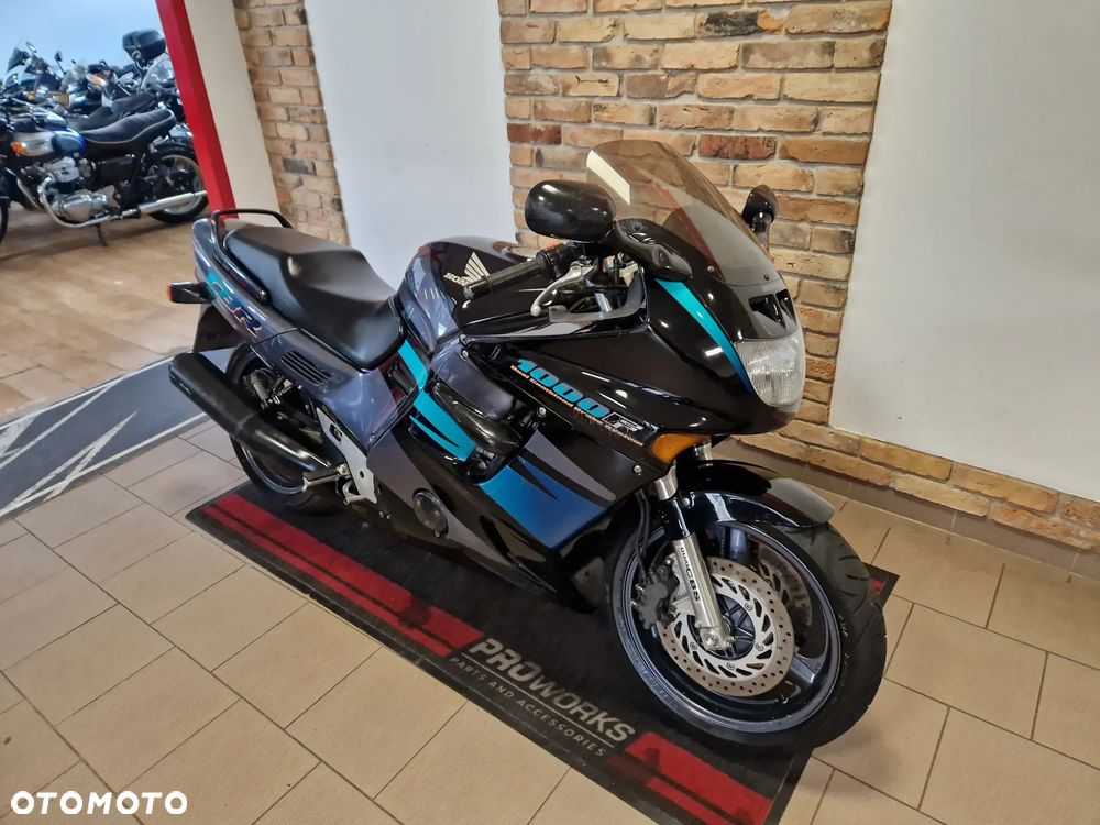 Honda CBR - 1