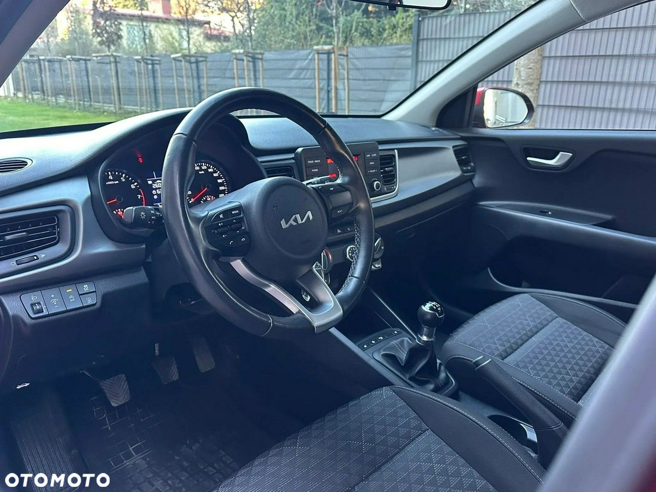 Kia Rio 1.2 M - 8