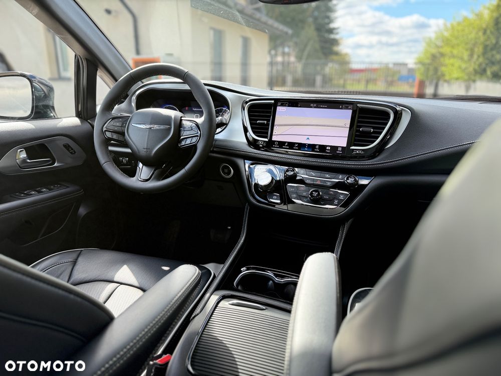 Chrysler Pacifica - 15
