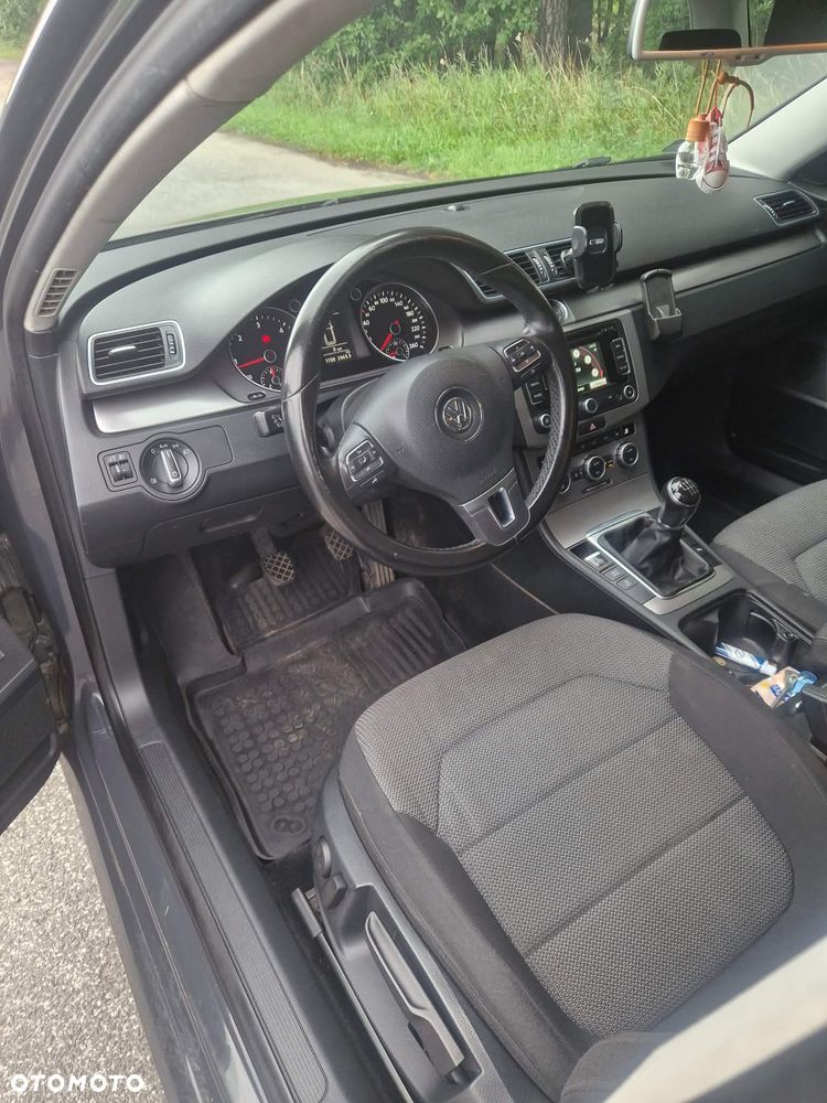 Volkswagen Passat 1.6 TDI Comfortline - 7