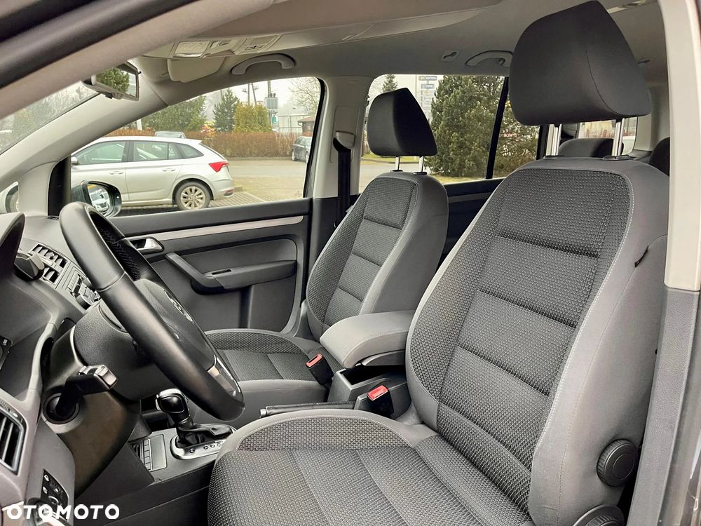 Volkswagen Touran 2.0 TDI DSG Highline - 29