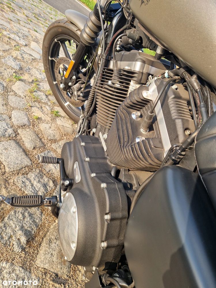 Harley-Davidson Sportster Iron 883 - 11