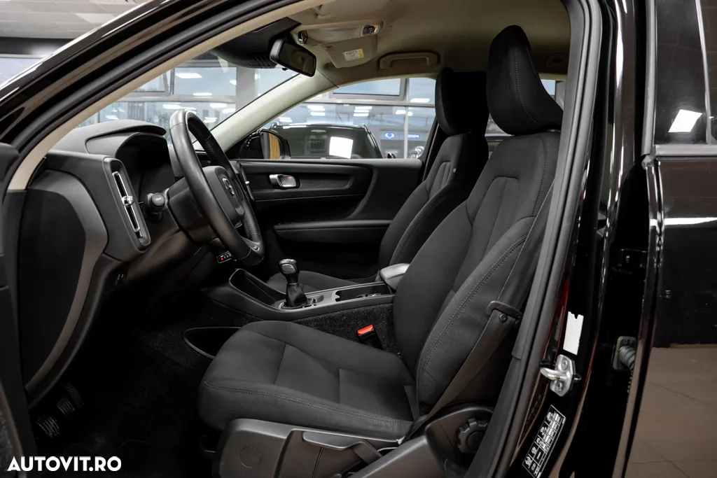 Volvo XC 40 D3 Momentum - 24
