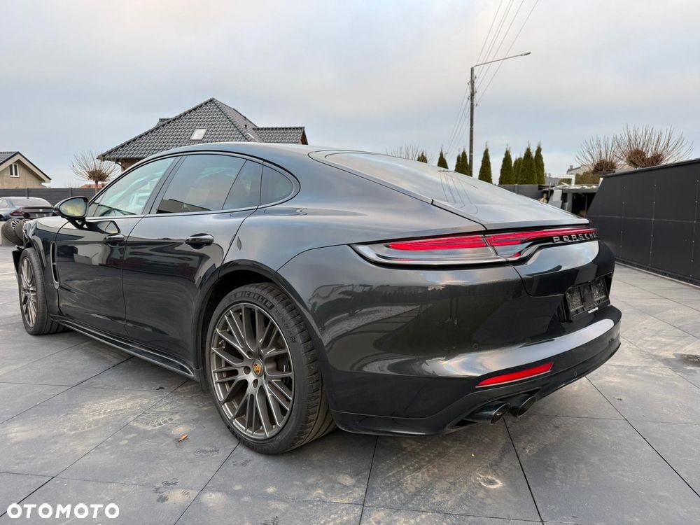 Porsche Panamera - 8