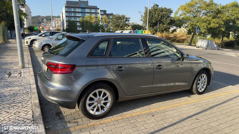 Audi A3 Sportback 1.6 TDI Attraction S tronic - 6