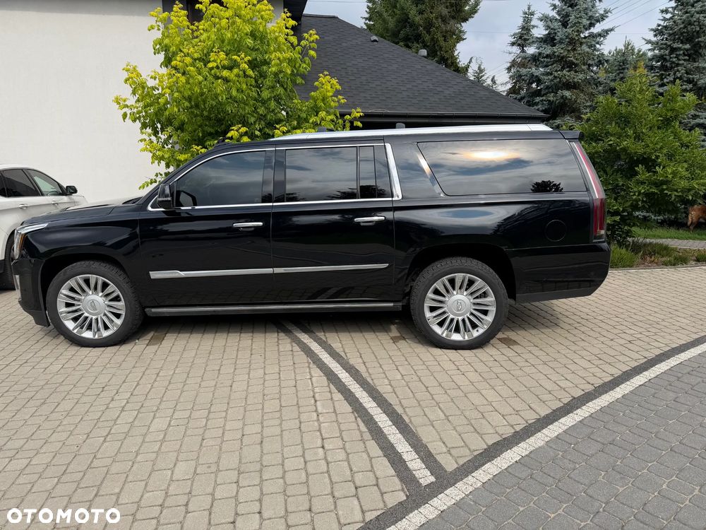 Cadillac Escalade - 2