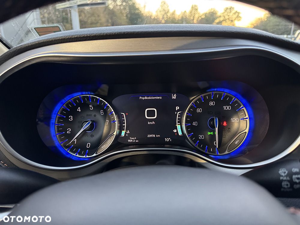Chrysler Pacifica - 27