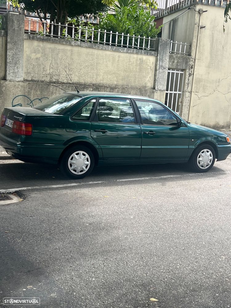 VW Passat 1.9 TDi Confortline - 2