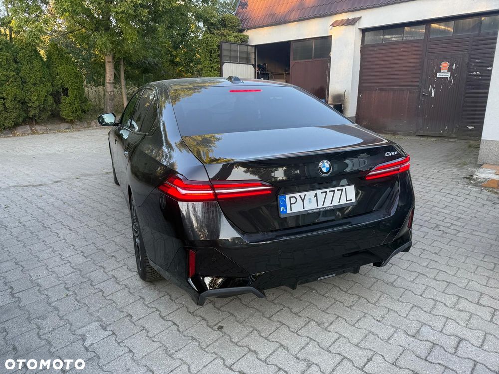 BMW Seria 5 520i M Sport Edition - 4