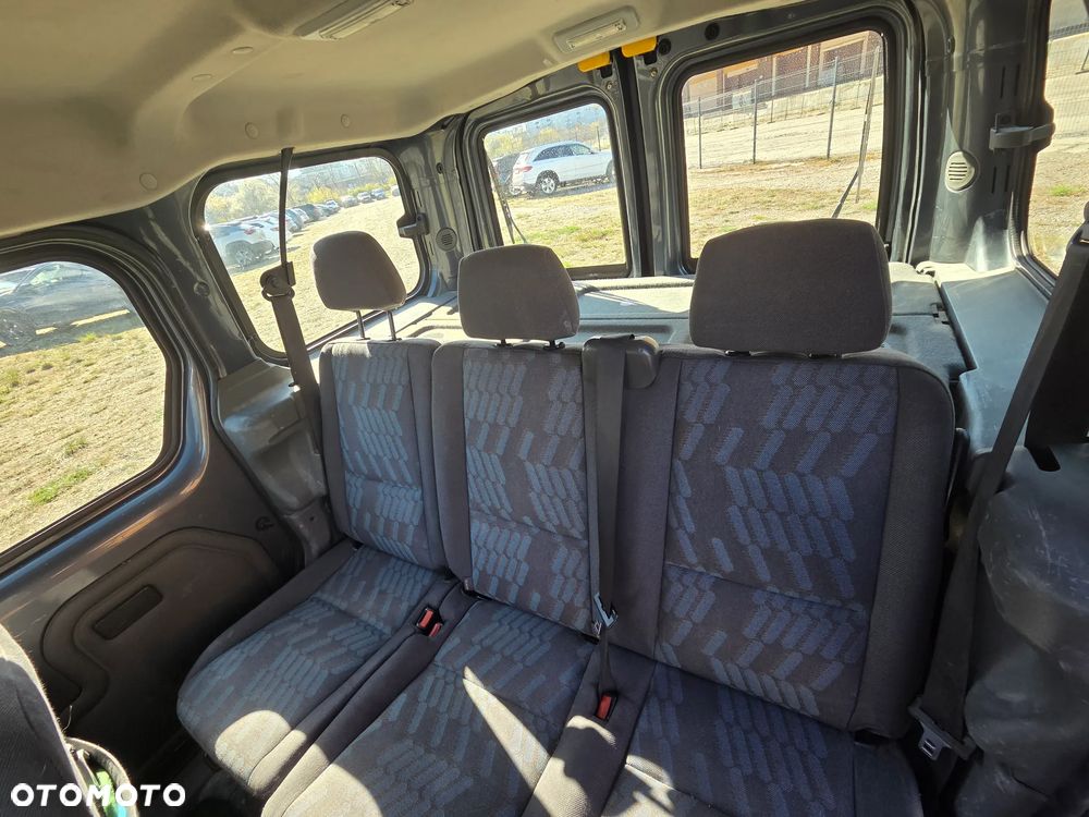 Ford Tourneo Connect - 8
