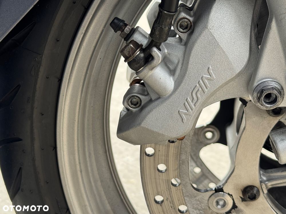 Yamaha FJR - 29