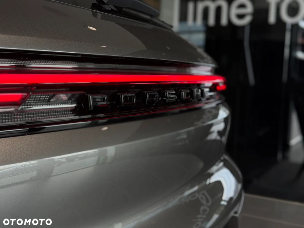 Porsche Cayenne E-Hybrid PHEV Black Edition - 12
