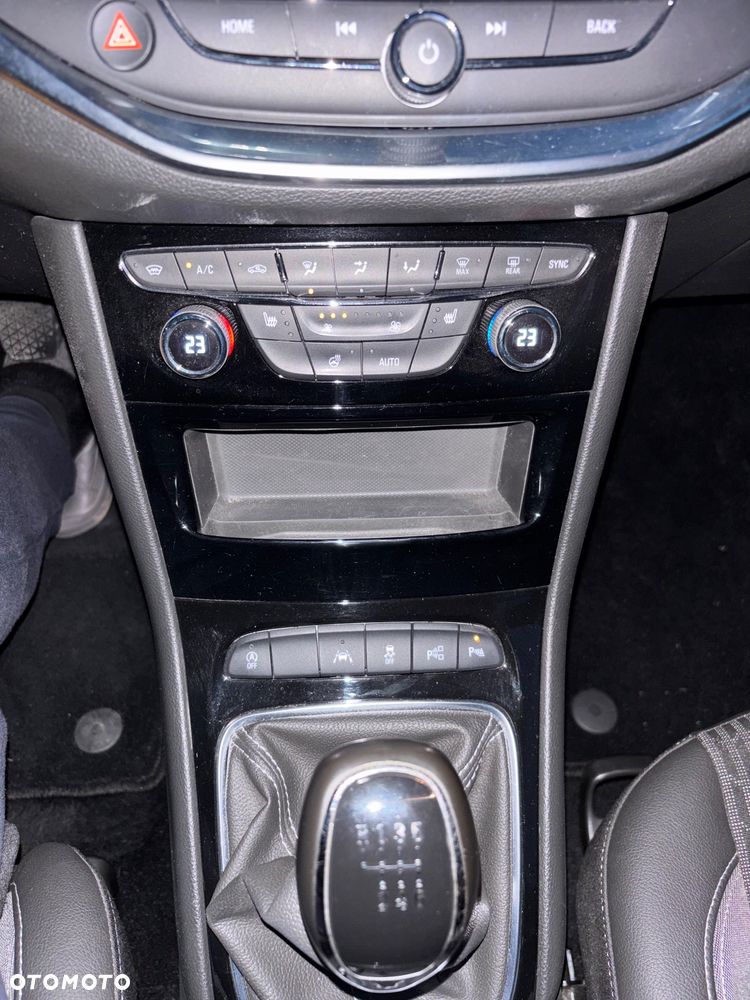 Opel Astra 1.2 Turbo Start/Stop Design&Tech - 22