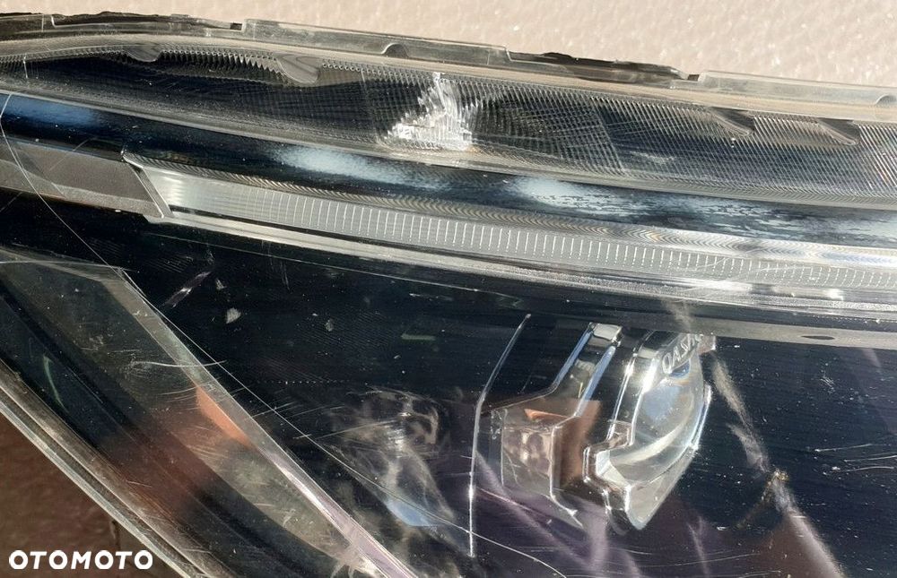 Nissan Qashqai Reflektor Prawy KOITO100-19011 - 7