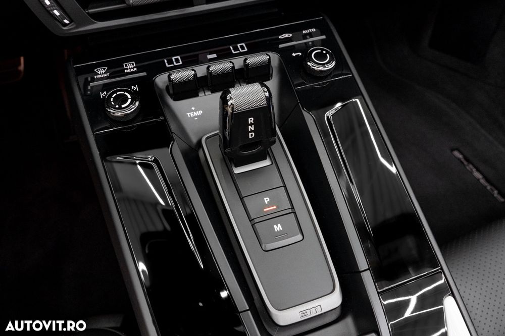 Porsche 911 Carrera PDK - 35